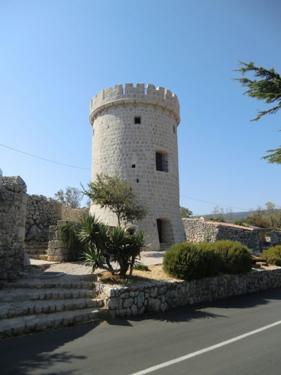 Cres Tower, Cres