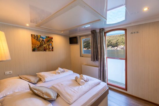 MS Avantura main deck cabin.