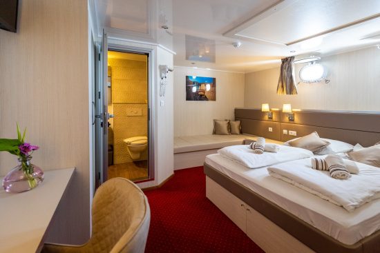MS Avantura lower deck cabin with triple bed capacity.